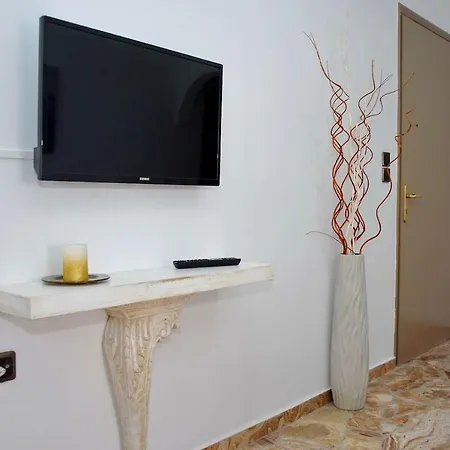 Grandma's Elegant In Naxos Town