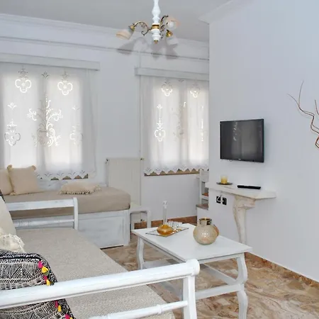 Grandma's Elegant In Naxos Town