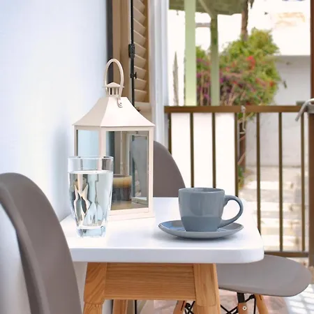 Grandma's Elegant In Naxos Town Apartamento