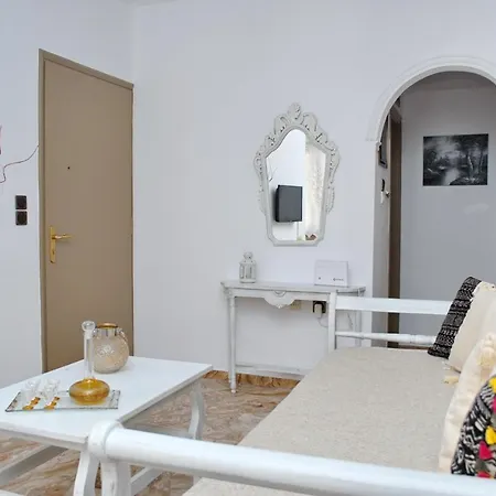 Апартаменты Grandma's Elegant In Naxos Town