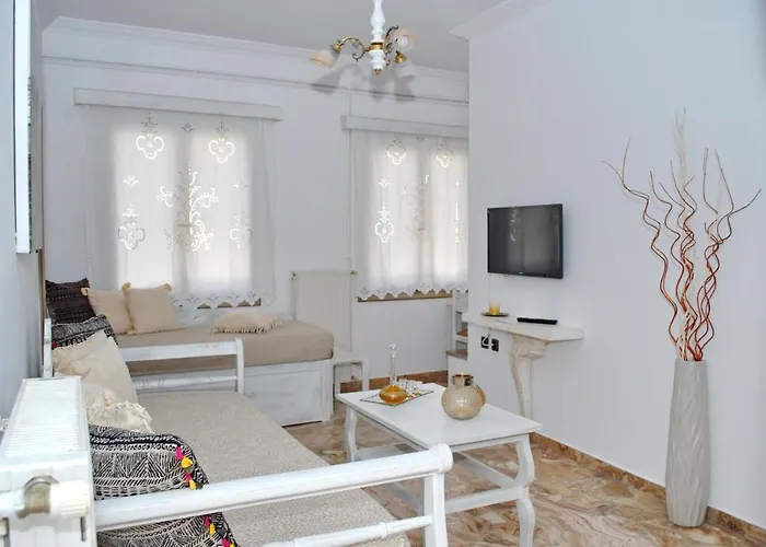 Grandma's Elegant In Naxos Town